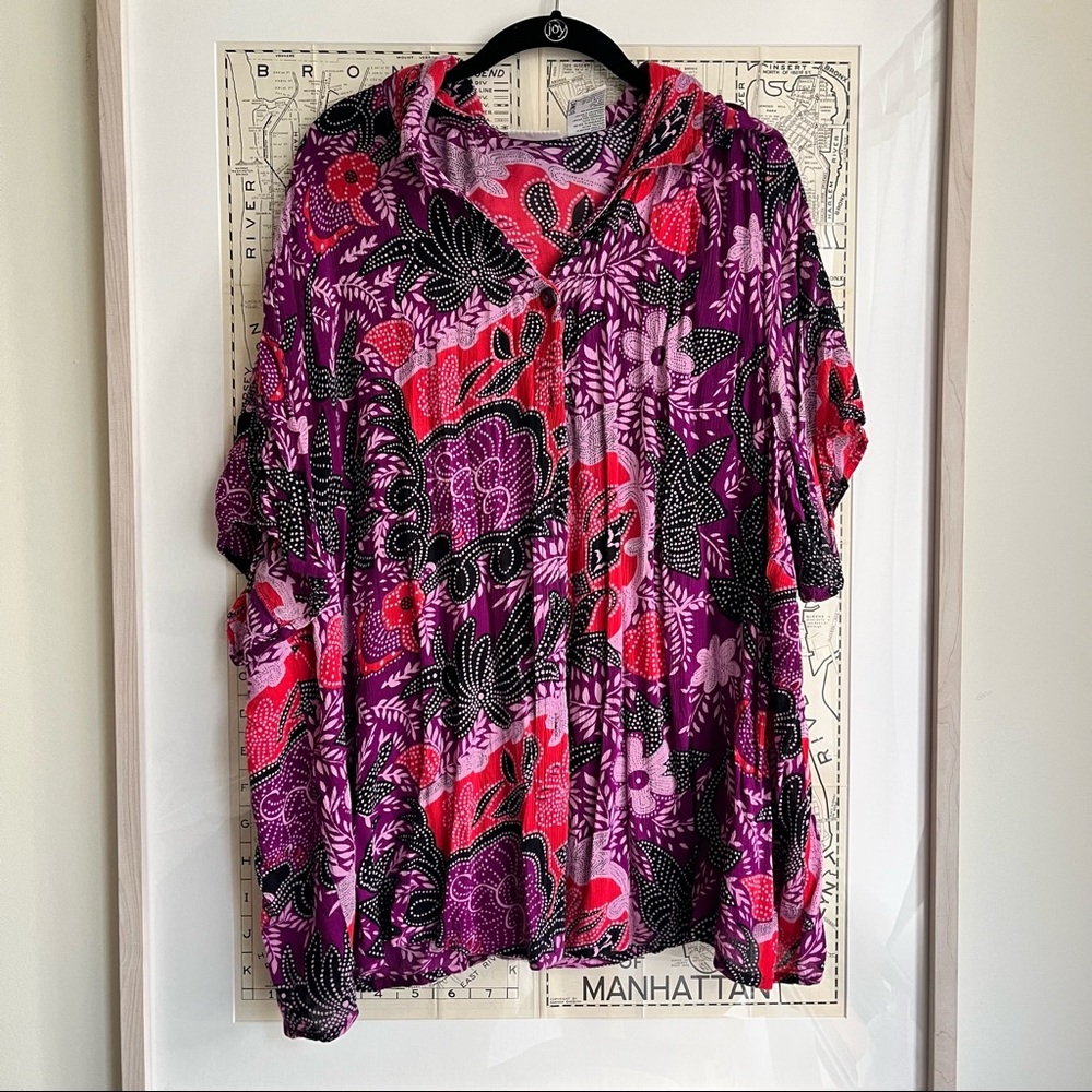 Fun vintage floral button down. Super retro and flowy!
